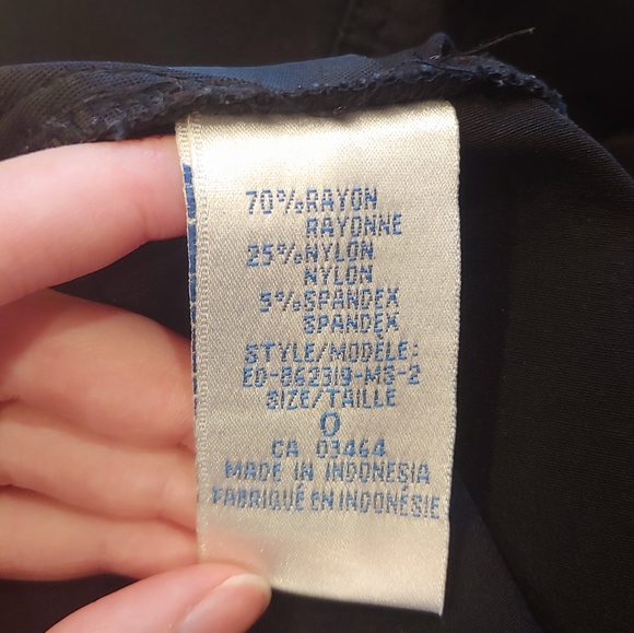 NWOT Black Pencil Skirt // size 0 - Picture 5 of 5